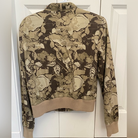 Medium Ladies Hurley Jacket. Tan, beige, brown, flowers, leaves - Picture 2 of 4
